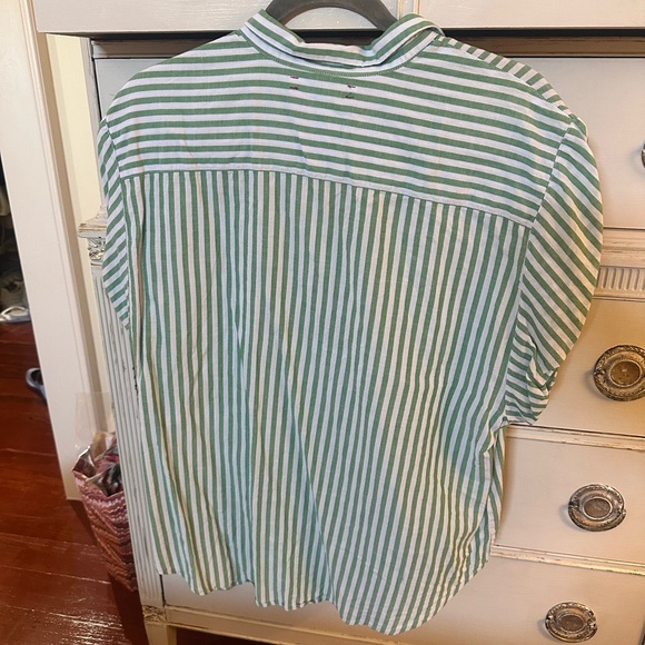 XiRENA Green and White Striped Button Down Shirt - Picture 4 of 4